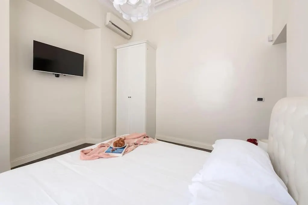 Luxury Blu Rome Apartment Italy